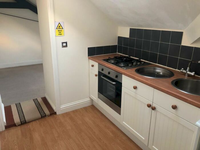 2 Bedroom House To Rent In Liskeard, PL14