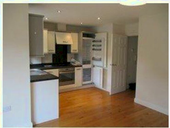 1 Bedroom Flat To Rent In Lordswood Road, Southampton, SO16