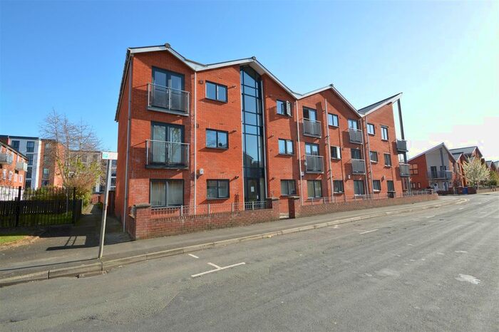 2 Bedroom Flat To Rent In Loxford Street, Hulme, Manchester, M15