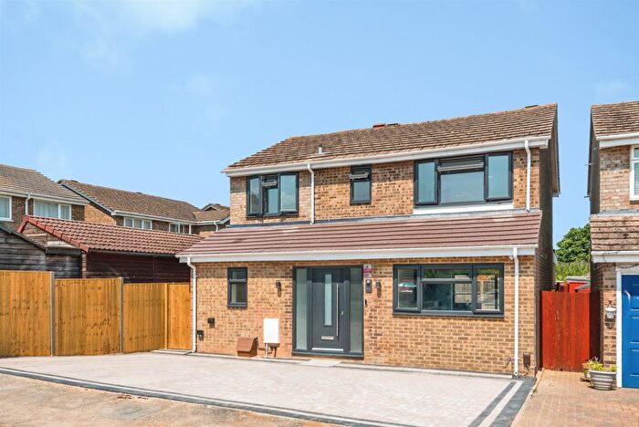 5 Bedroom Detached House For Sale In Coromandel, Abingdon, OX14