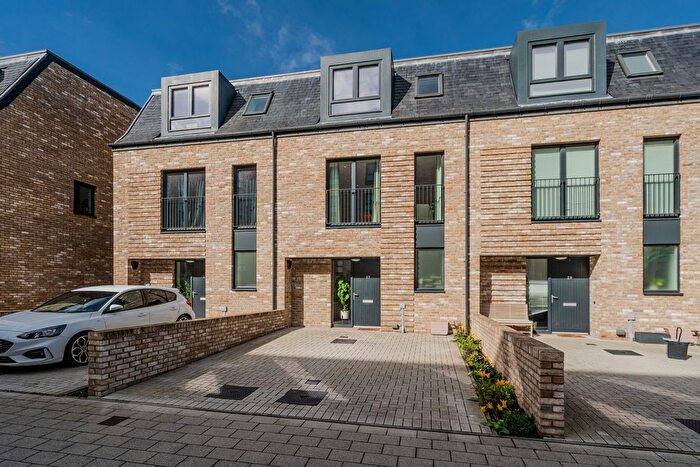 3 Bedroom Town House For Sale In South Carron Wynd, Leith, Edinburgh, EH6