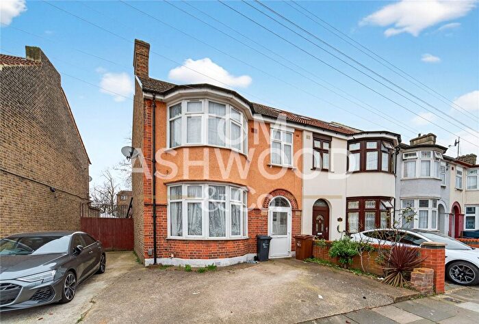 3 Bedroom End Terrace House For Sale In Salisbury Avenue, Barking, IG11
