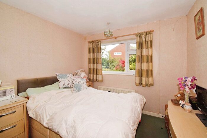 2 Bedroom Bungalow For Sale In St. Ives Road, Wigston, Leicestershire, LE18
