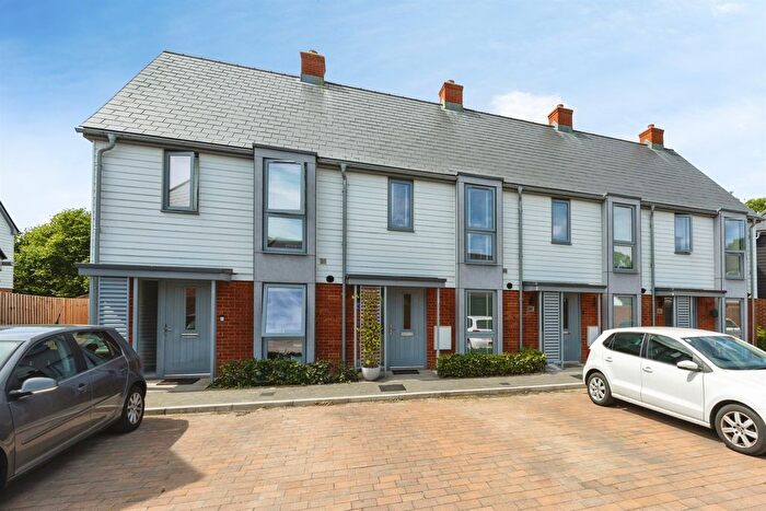 2 Bedroom Terraced House For Sale In Ringlet Close, Kennington, Ashford, TN24