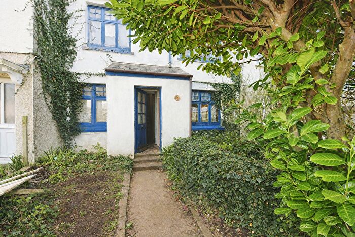3 Bedroom Terraced House For Sale In The Glebe, Cornwall, TR14