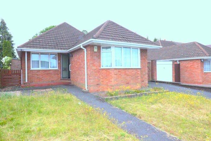 2 Bedroom Bungalow To Rent In Sandgate Road, Luton, LU4