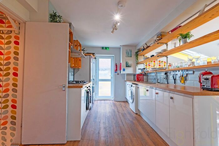 6 Bedroom Semi-Detached House To Rent In Southall Avenue, Brighton, BN2