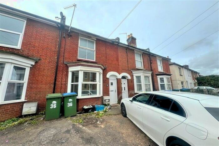 3 Bedroom House To Rent In Romsey Road, SO16