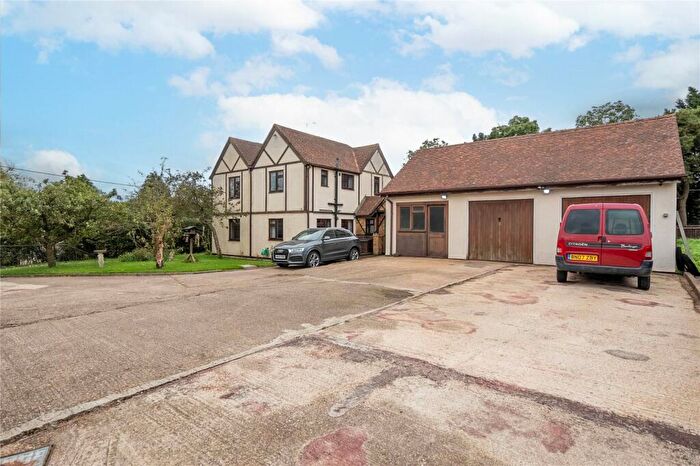 4 Bedroom Detached House For Sale In Eastern Way, Heath And Reach, Bedfordshire, LU7