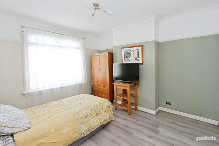 2 Bedroom Bungalow For Sale In Glasgow Road, Paisley, PA1