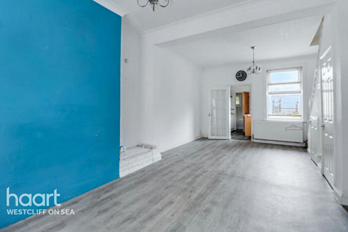 3 Bedroom Terraced House For Sale In Fairfax Drive, Westcliff-On-Sea, SS0