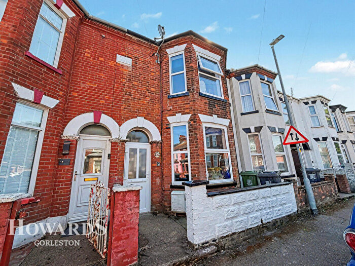 3 Bedroom Terraced House For Sale In Palmer Road, Gorleston, NR31