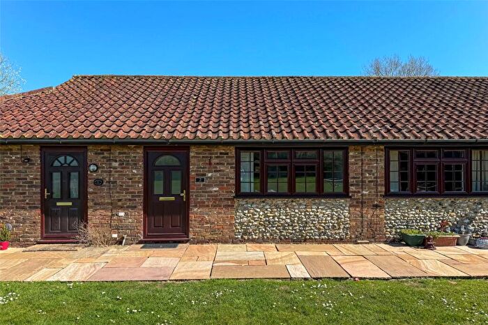1 Bedroom Bungalow For Sale In Woodcote Lane, Littlehampton, West Sussex, BN17