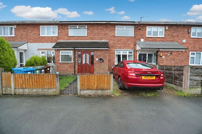 3 Bedroom Terraced House For Sale In Hindburn Close, Whitefield, M45
