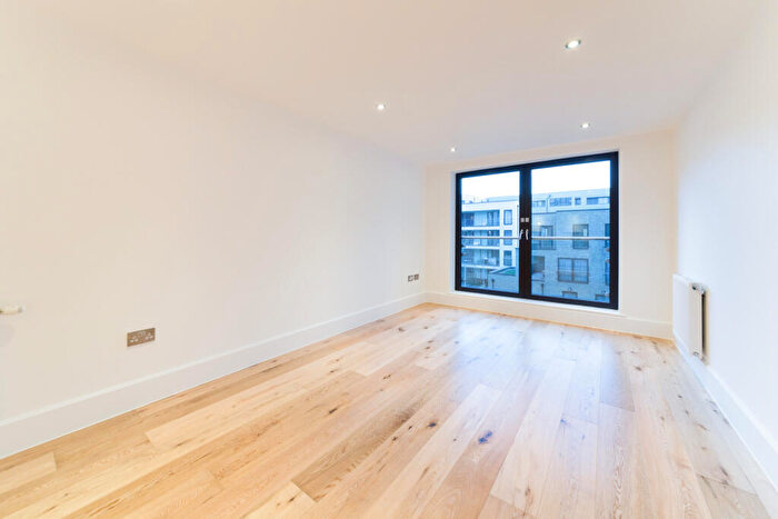 1 Bedroom Apartment To Rent In Euler Court, Axio Way, London, E3