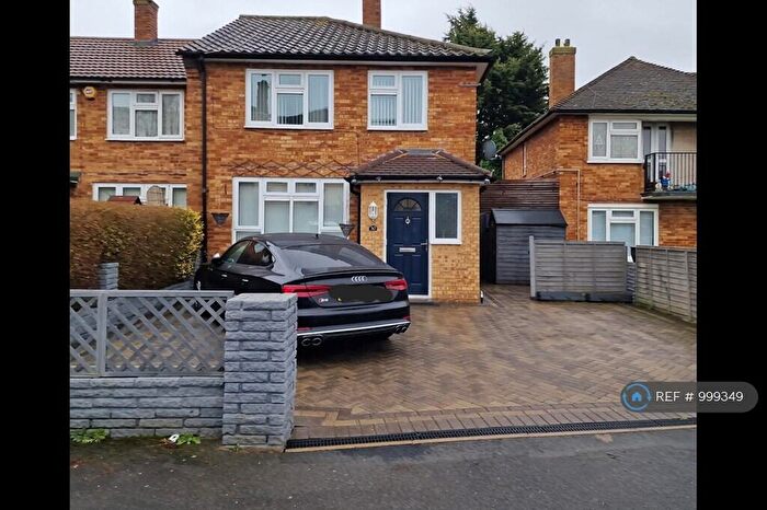 3 Bedroom Semi-Detached House To Rent In Bromycroft Road, Slough, SL2
