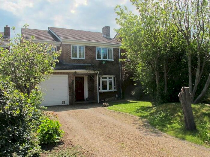 4 Bedroom Detached House To Rent In Coastguard Close, Gosport, Hampshire, PO12