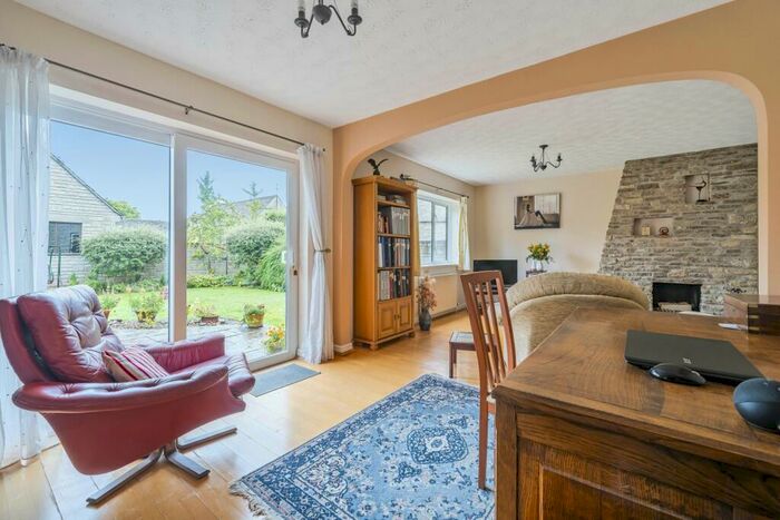 4 Bedroom Detached House For Sale In Drystones Chelworth, Malmesbury, SN16