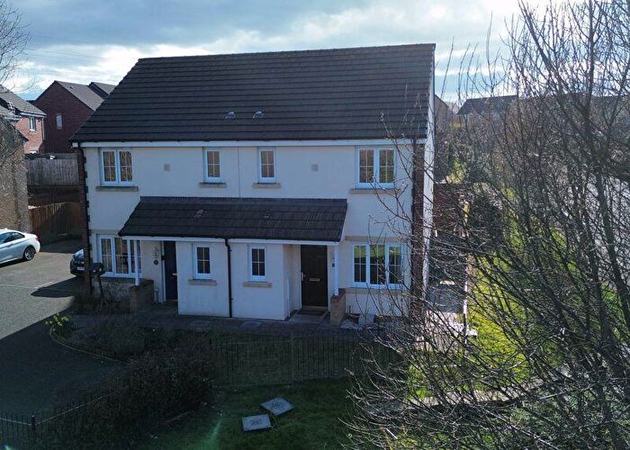 3 Bedroom Semi-Detached House To Rent In Rhodfa Cnocell Y Coed, Broadlands, Bridgend, CF31