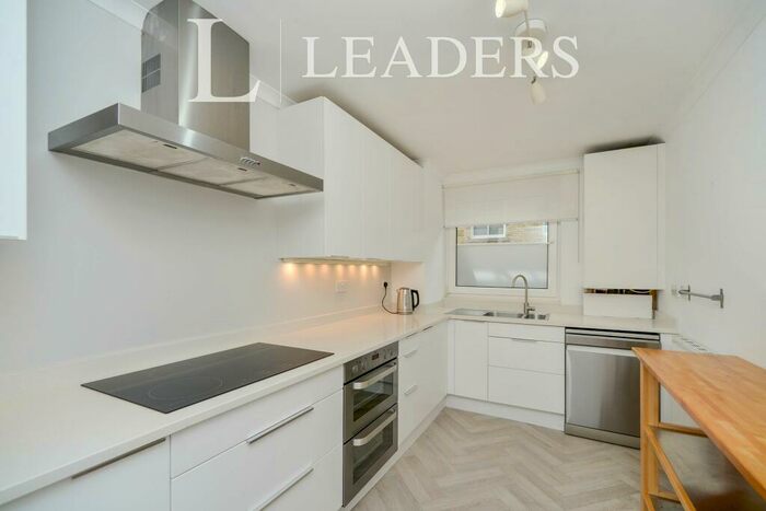 2 Bedroom Flat To Rent In Eaton Gardens, Hove, BN3