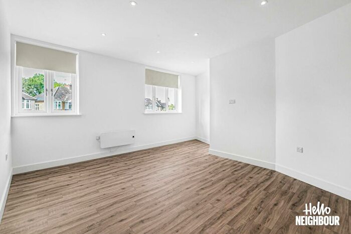 2 Bedroom Apartment To Rent In Alexandra Drive, Surbiton, KT5
