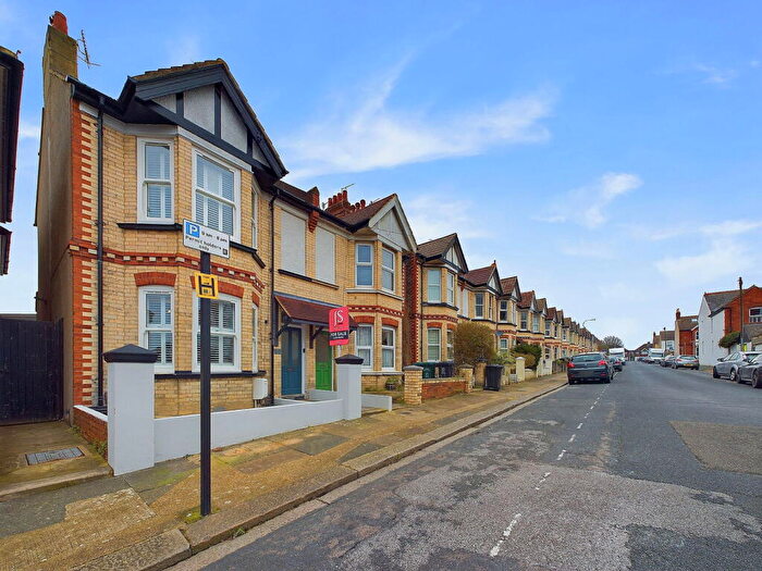 4 Bedroom Semi-Detached House For Sale In Leighton Road, Hove, BN3