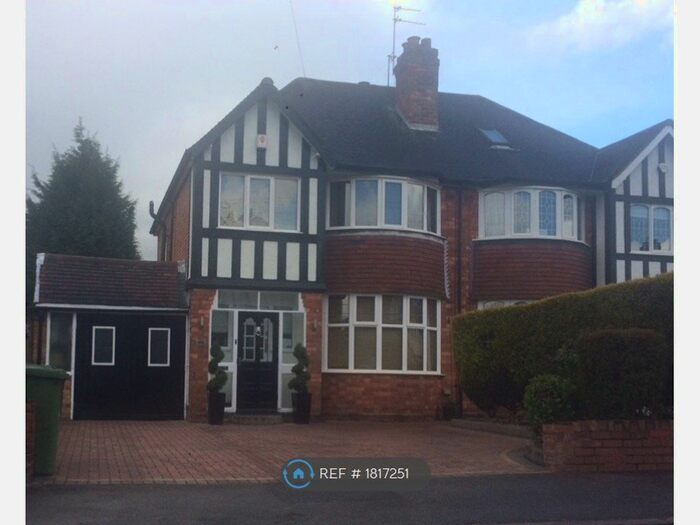 4 Bedroom Semi-Detached House To Rent In Moreton Road, Solihull, B90