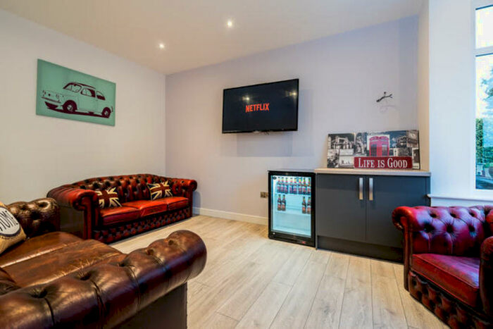 6 Bedroom End Of Terrace House To Rent In Talbot Avenue - Ref A, TP77