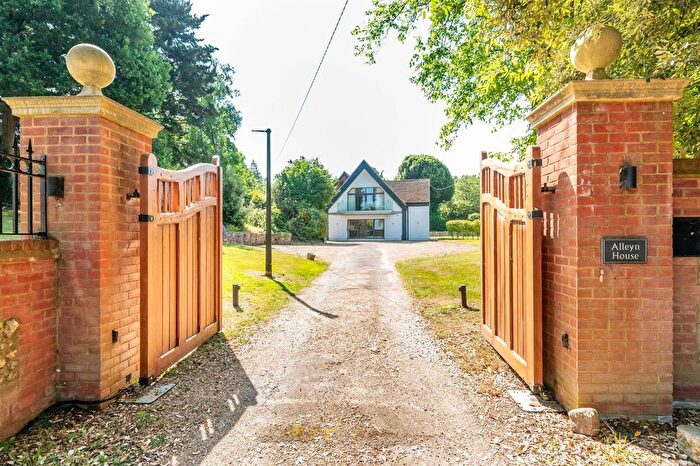 5 Bedroom Detached House For Sale In Alleyns Lane, Cookham Dean, Maidenhead, SL6