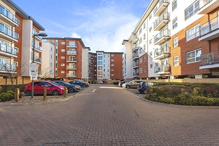 1 Bedroom Apartment To Rent In Clarkson Court, Hatfield, AL10