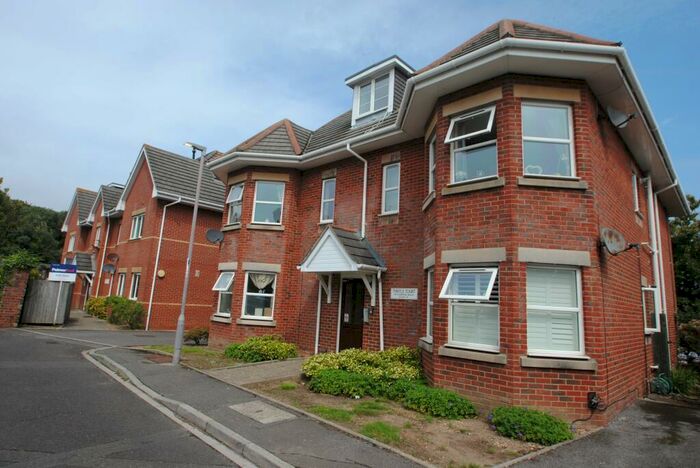 1 Bedroom Flat To Rent In Warwick Road, Pokesdown, Bournemouth, BH7