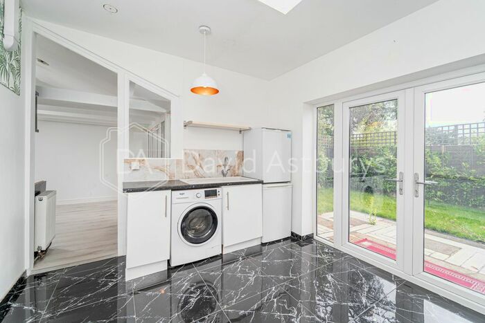 4 Bedroom Flat To Rent In Great North Road, Highgate, London, N6