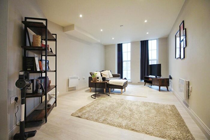 1 Bedroom Apartment For Sale In North Street, Leeds, LS2