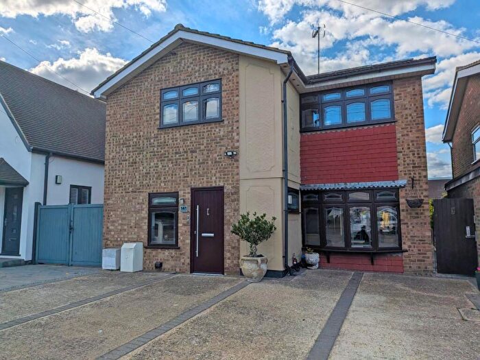 4 Bedroom Detached House For Sale In Manor Road, Benfleet, Essex, SS7