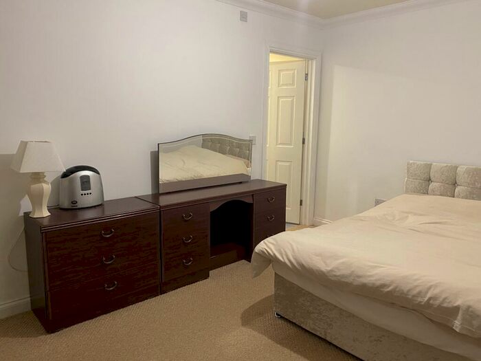 2 Bedroom Apartment To Rent In Branksome Wood Road, Bournemouth, BH2
