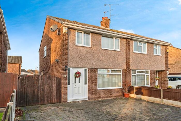 3 Bedroom Semi Detached House For Sale In Randle Meadow, Great Sutton, Ellesmere Port, Cheshire, CH66