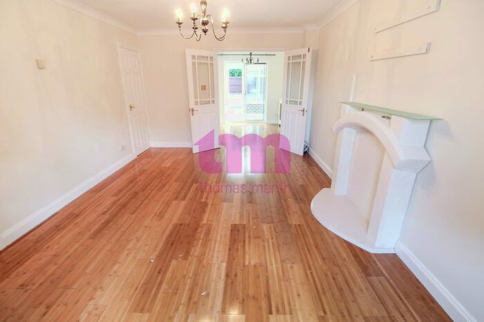 3 Bedroom Semi-Detached House To Rent In Francisco Close, Chafford Hundred, Grays, RM16