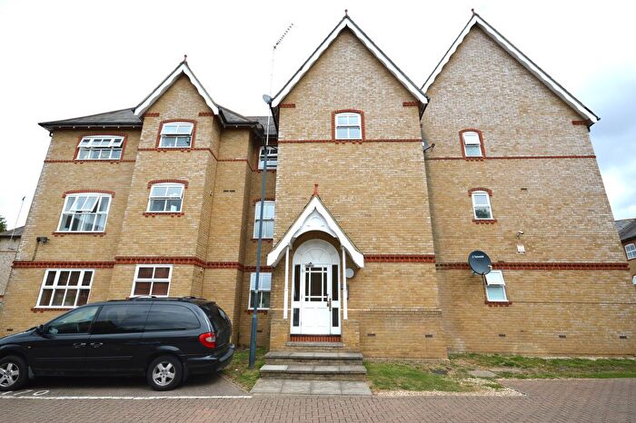 2 Bedroom Flat To Rent In Chamberlayne Avenue, Wembley, HA9