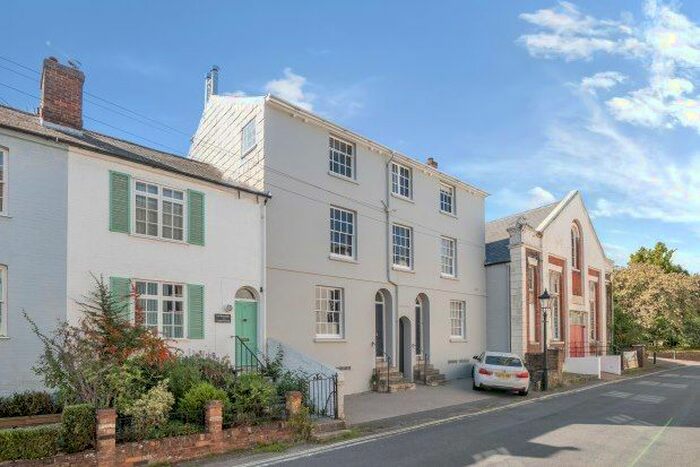 4 Bedroom Town House To Rent In Bath Road, Lymington, SO41