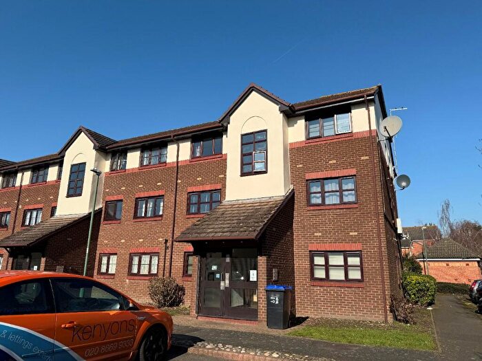 1 Bedroom Flat To Rent In Foxglove Way, Mitcham, Surrey, SM6