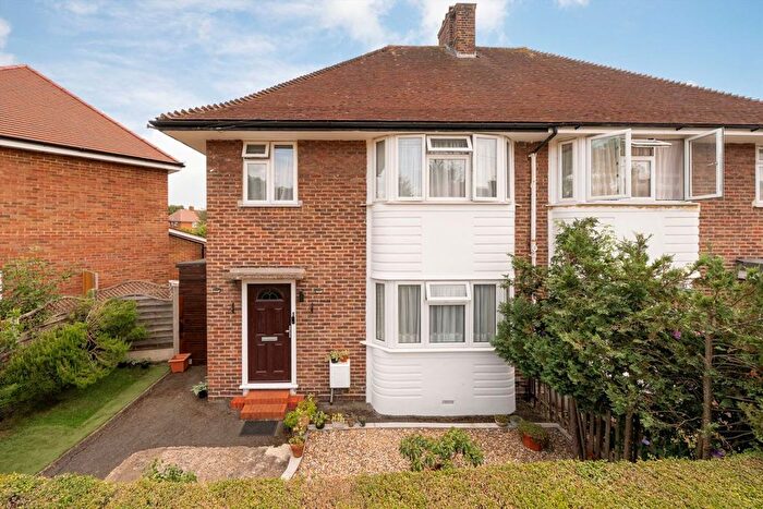 3 Bedroom Property For Sale In Harp Road, Hanwell, W7