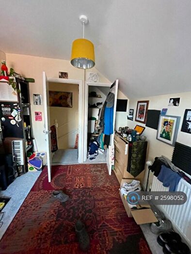 2 Bedroom End Of Terrace House To Rent In Harold Terrace, Leeds, LS6