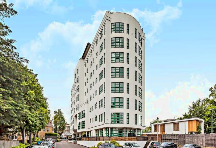 2 Bedroom Flat To Rent In Aitman Drive, Kew Bridge Road, Brentford, TW8