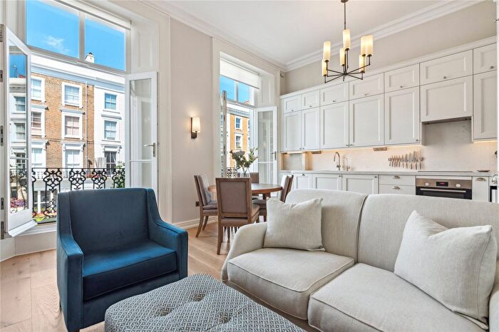 1 Bedroom Flat For Sale In St. Stephens Gardens, London, W2