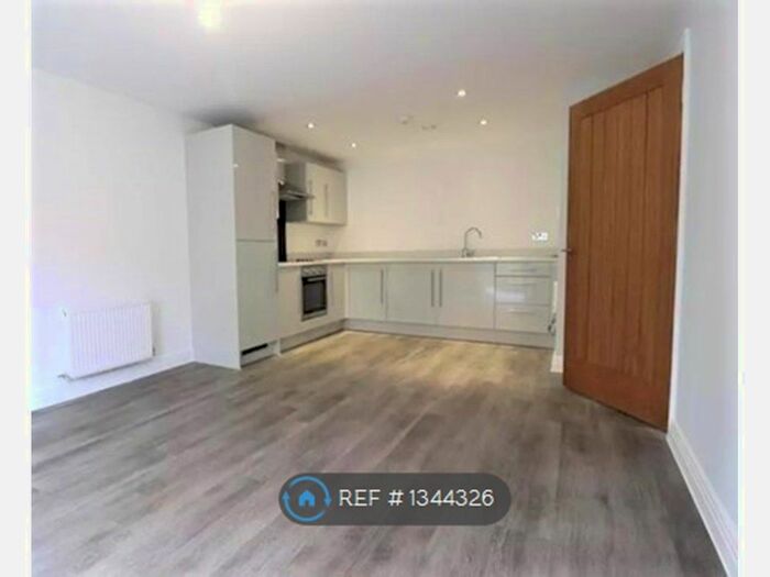 1 Bedroom Flat To Rent In Sycamore Court, Luton, LU2