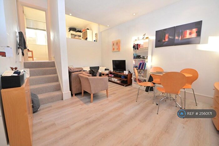 1 Bedroom Flat To Rent In Bernhard Baron House, London, E1