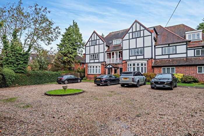 2 Bedroom Apartment To Rent In Frithwood Avenue, HA6
