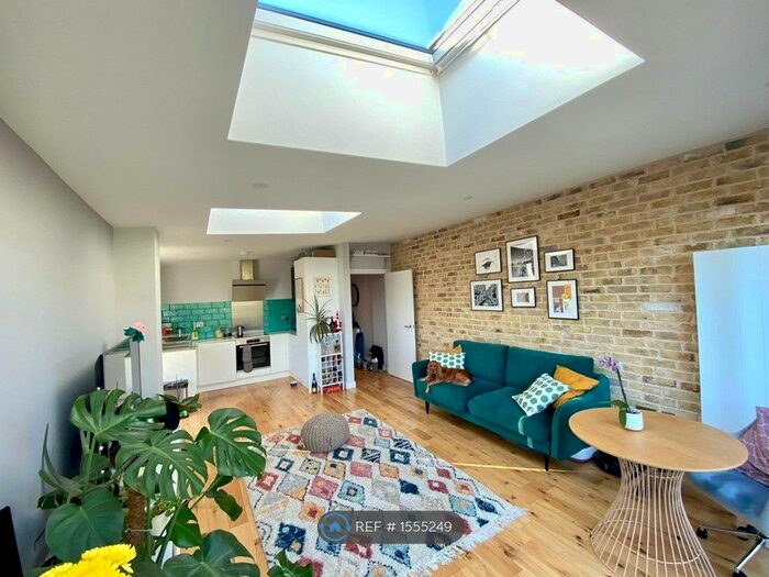 2 Bedroom Flat To Rent In Moonlight Drive, London, SE23