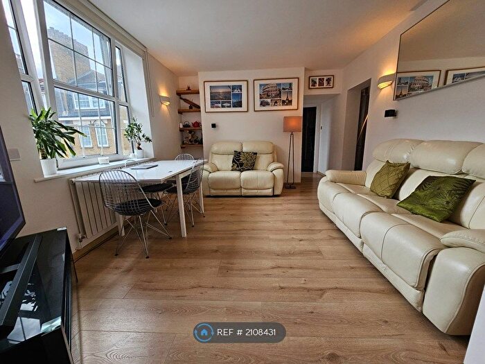 3 Bedroom Flat To Rent In Cambridge Court, London, E2