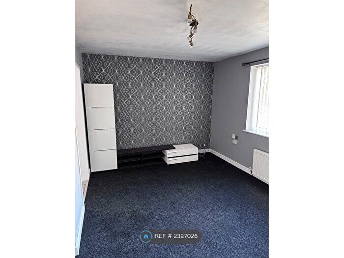 2 Bedroom Semi-Detached House To Rent In North Square, Doncaster, DN12